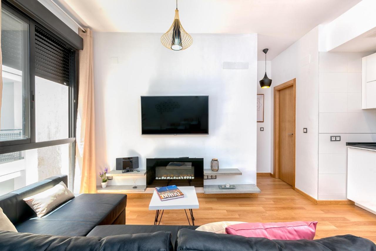Atico Con Terraza Ac 1hab En El Centro Y Piscina Comunitaria Apartament *