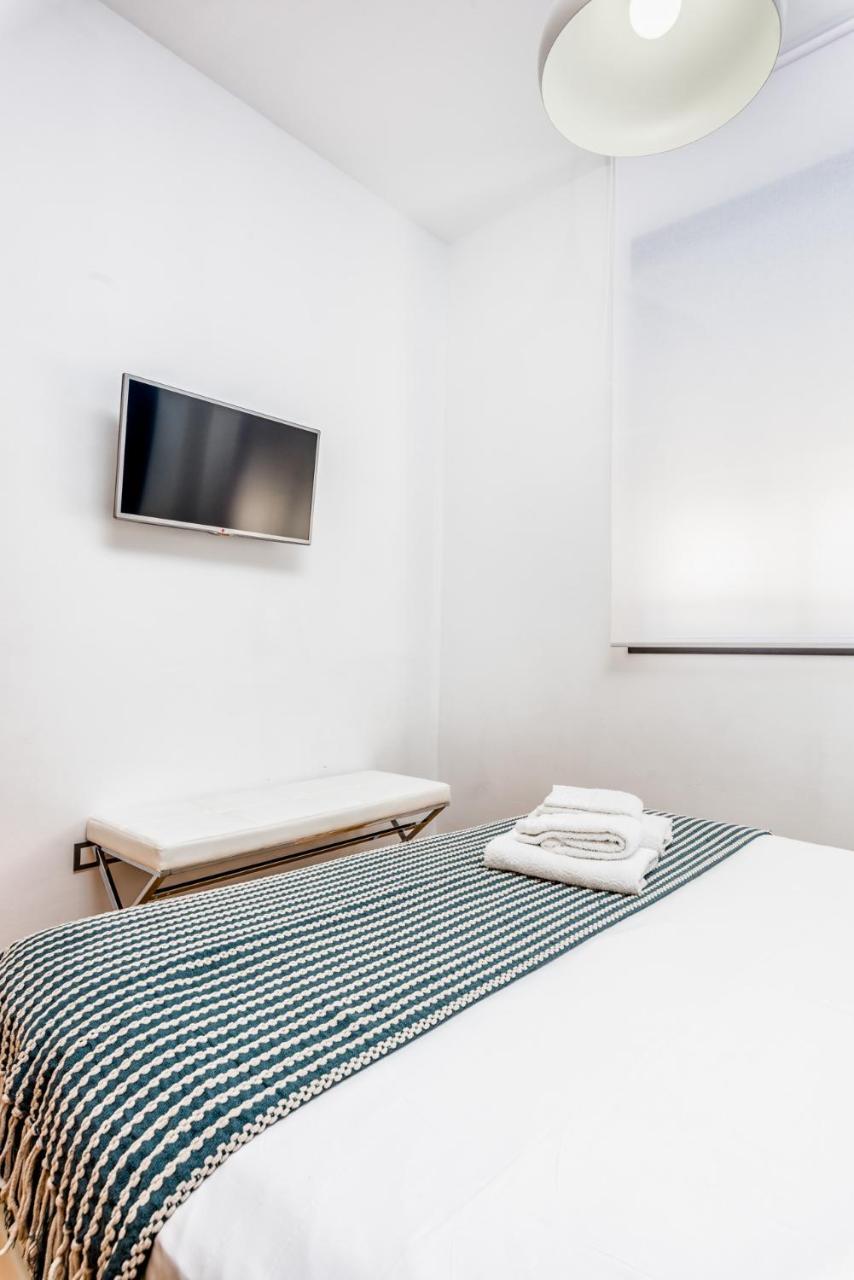 Atico Con Terraza Ac 1hab En El Centro Y Piscina Comunitaria Malaga