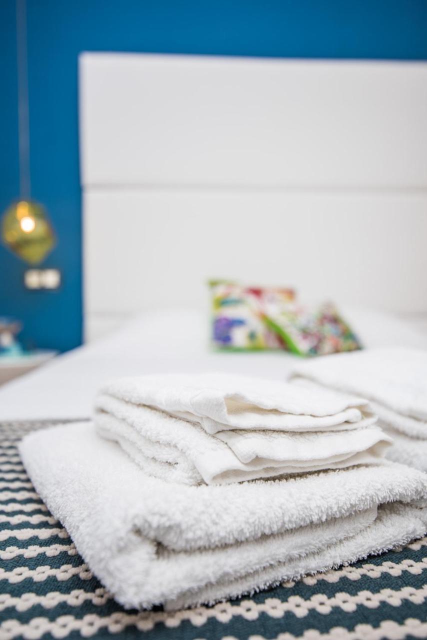 Apartament Atico Con Terraza Ac 1hab En El Centro Y Piscina Comunitaria *